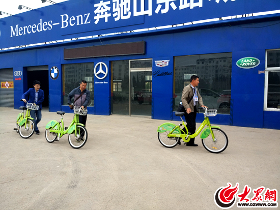 巡查人员骑自行车巡查 巡查人员骑自行车巡查