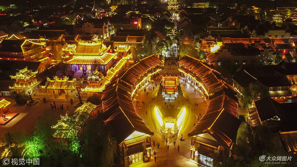 枣庄:航拍台儿庄古城夜景 流光溢彩