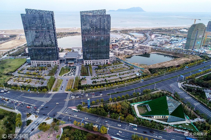 2018年10月31日,第九个国家级新区——青岛西海岸新区欣欣向荣的城市